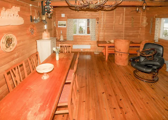 2 Bedroom Beautiful In Hébergement de vacances *